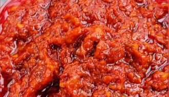 momos ki chatni recipe homemade and esay schezwan sauce recipe