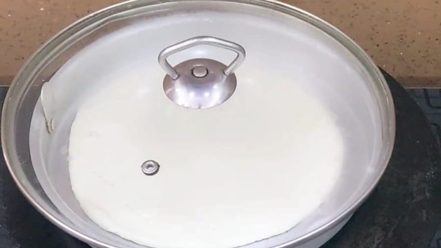 pizza base without yeast on tawa. pizza dough recipe