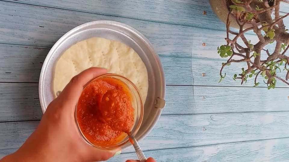 pizza on tawa homemade and easy recipe