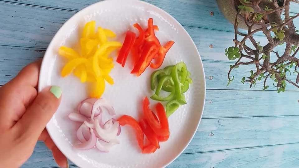 pizza on tawa homemade and easy recipe