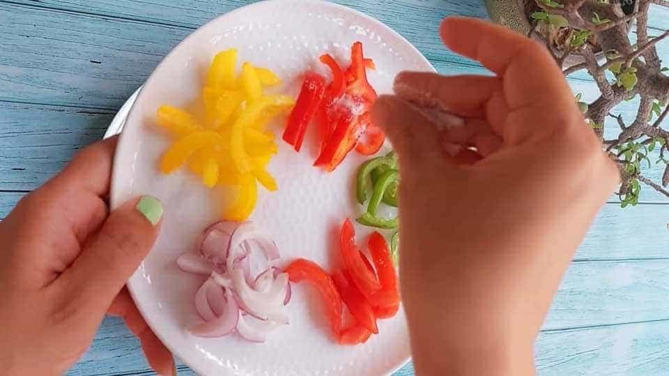 pizza on tawa homemade and easy recipe