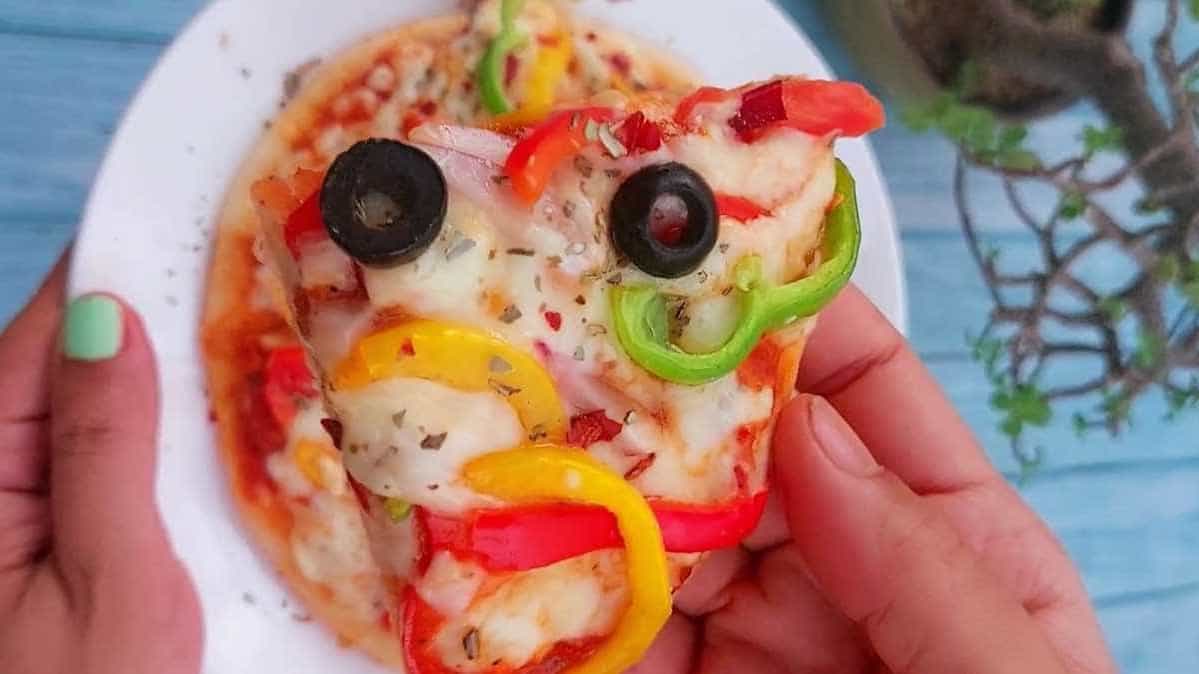 pizza on tawa homemade and easy recipe