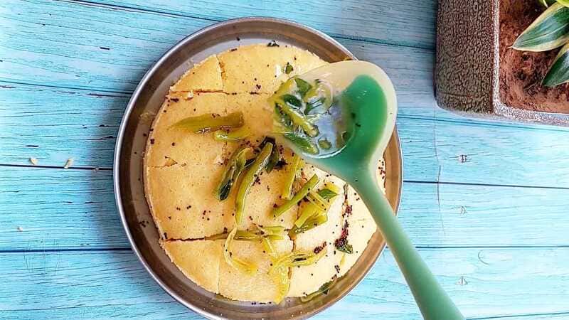 gujarati khaman dhokla recipe. homemade and easy.