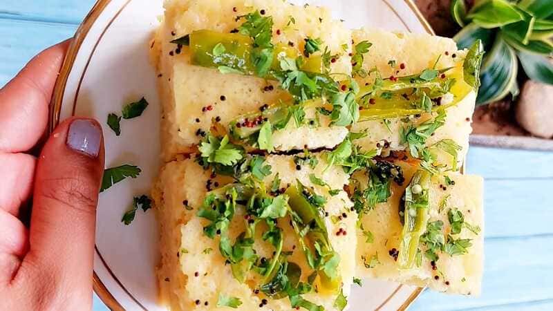 gujarati khaman dhokla recipe. homemade and easy.