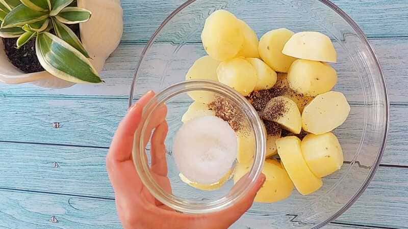 mini samosa recipe homemade and easy starter or tea time snack.