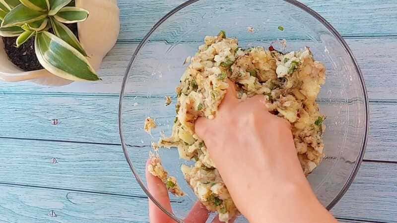 mini samosa recipe homemade and easy starter or tea time snack.