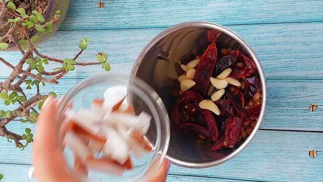 idli with red and green chutney
