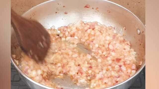 Kadai paneer gravy cooked with tomato, onion, capsicum, and Indian spices