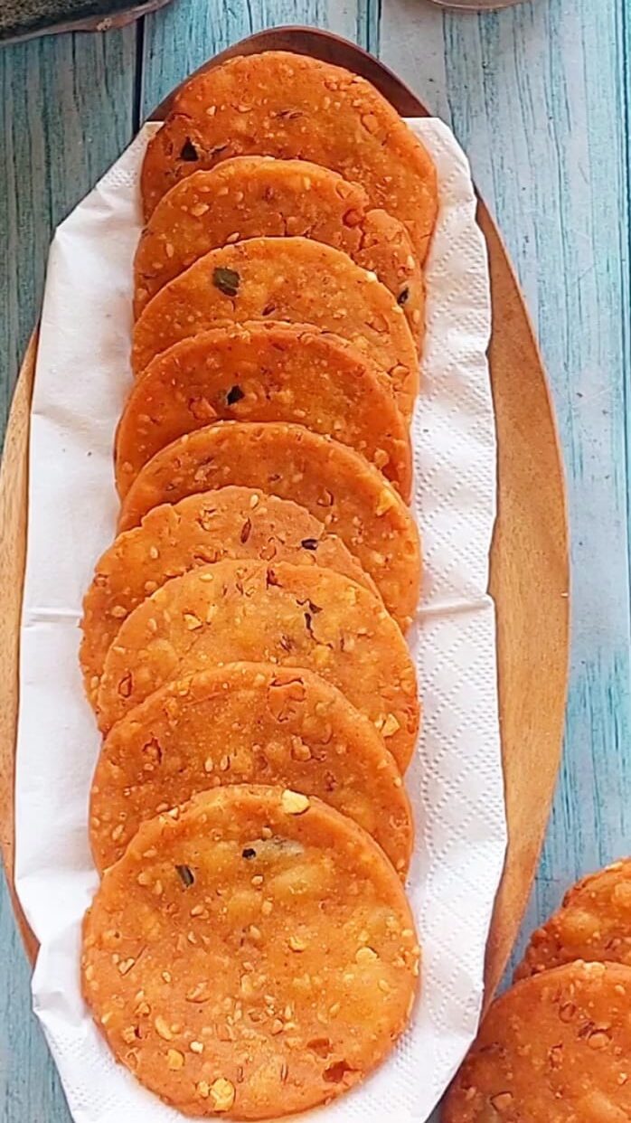 crispy rice crackers a south indian dry snacks nipaat recipe