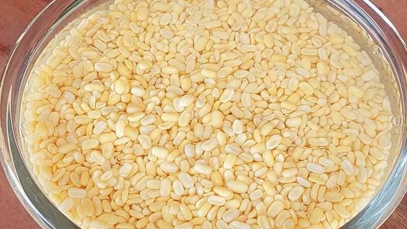 pani ke fulke with moong dal